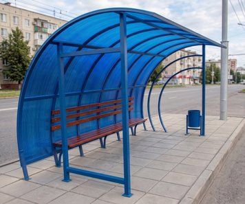 Остановочный павильон &laquo;Купол&raquo; 4&times;1.7 м из поликарбоната со скамейкой (автобусная остановка) 35738 фото